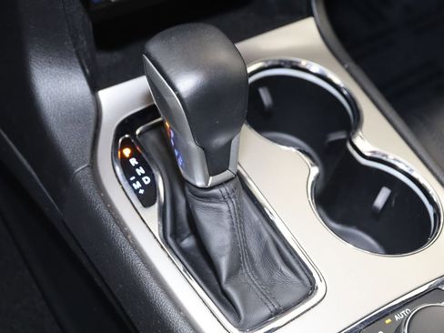 Used 2019 Jeep Grand Cherokee Limited image 7