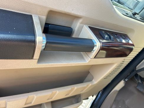 Used 2009 Ford F350 4x4 Crew Cab DRW Super Duty image 15