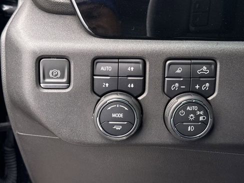 Used 2022 Chevrolet Silverado 1500 LT Trail Boss w/ LT Trail Boss Premium Package image 26