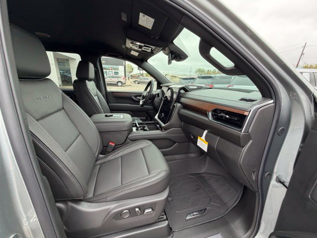 New 2026 GMC Yukon Denali w/ LPO, Floor Liner Package AWD/4WD image 22