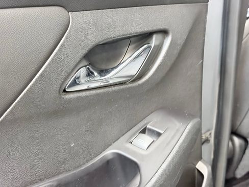 Used 2019 Chevrolet Traverse LS FWD image 18