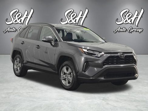 Used 2025 Toyota RAV4 XLE AWD/4WD image 2