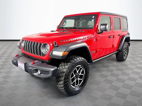 Used 2025 Jeep Wrangler Unlimited Rubicon AWD/4WD image 3