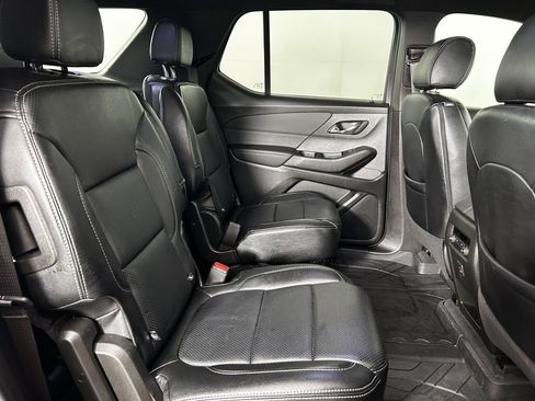 Used 2023 Chevrolet Traverse LT FWD image 13