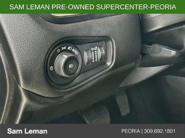 Used 2016 Jeep Renegade Limited FWD image 10