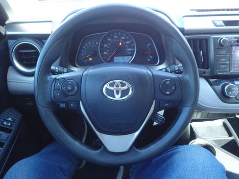 Used 2013 Toyota RAV4 XLE AWD/4WD image 15