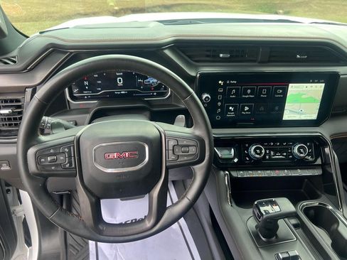 Used 2024 GMC Sierra 1500 AT4 w/ Technology Package image 9
