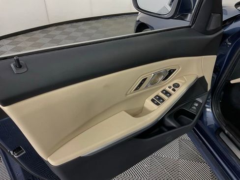 Certified 2025 BMW 330i xDrive Sedan w/ Premium Package AWD/4WD image 27