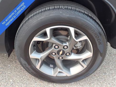 Used 2024 Chevrolet Trax LT w/ Sunroof Package FWD image 10