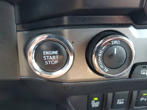 Certified 2023 Toyota Tacoma TRD Off-Road w/ Advanced Technology Package AWD/4WD image 23