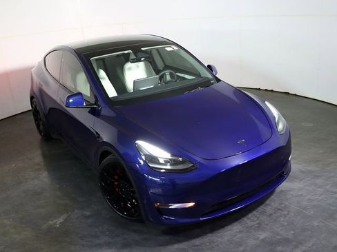 Used 2024 Tesla Model Y Performance image 7