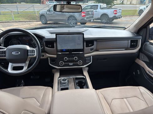 Used 2023 Ford Expedition Max Limited image 21