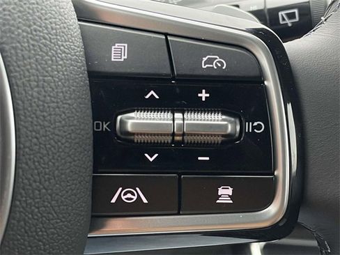 New 2026 Kia Carnival EX image 30