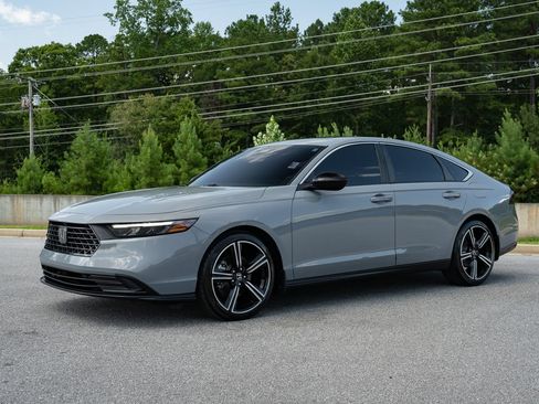 Used 2023 Honda Accord Sport image 3