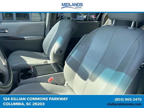 Used 2012 Toyota Sienna XLE FWD image 15