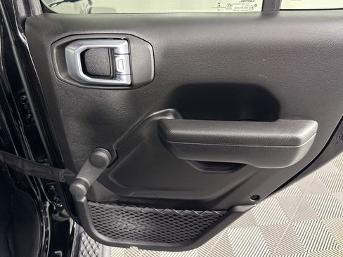 Used 2022 Jeep Gladiator Sport image 27