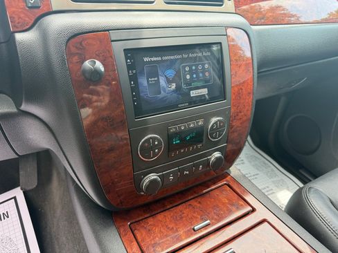 Used 2013 Chevrolet Avalanche LTZ AWD/4WD image 53