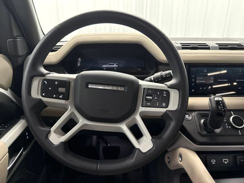 Used 2024 Land Rover Defender 110 X-Dynamic SE AWD/4WD image 17