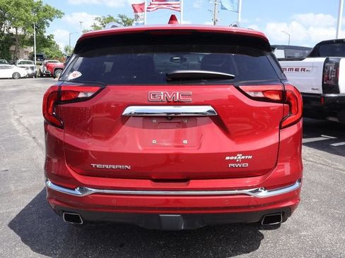 Used 2020 GMC Terrain Denali w/ Denali Premium Package AWD/4WD image 7