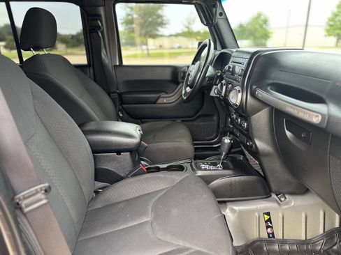 Used 2017 Jeep Wrangler Unlimited Sport w/ Quick Order Package 24S image 13
