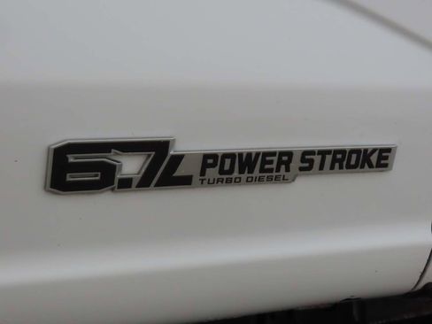 Used 2024 Ford F250 Lariat image 8