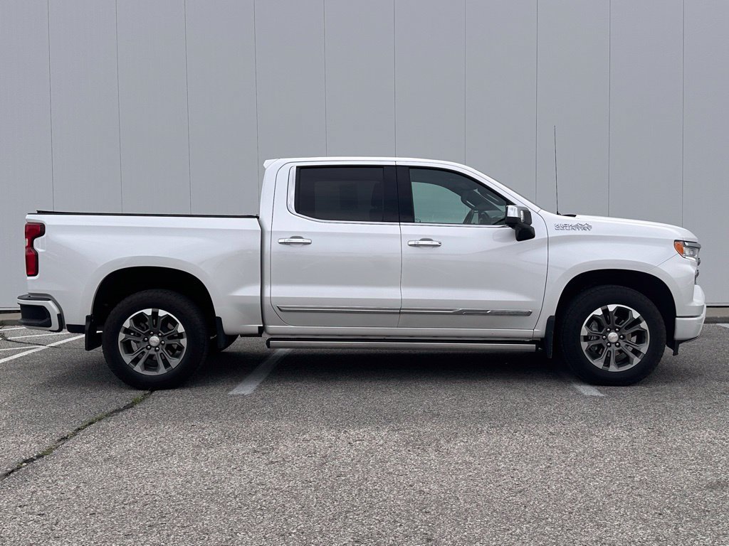 Used 2023 Chevrolet Silverado 1500 High Country w/ Technology Package AWD/4WD image 7