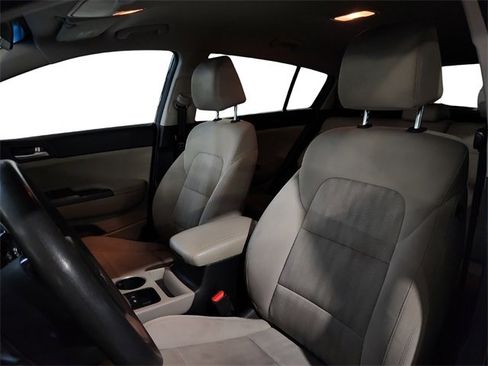 Used 2020 Kia Sportage LX image 10