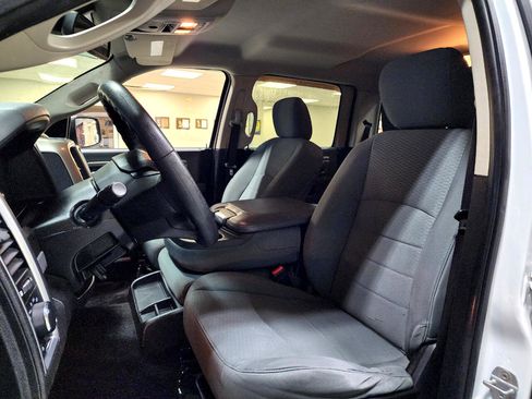 Used 2013 RAM 1500 Classic SLT w/ Premium Display Pkg image 15