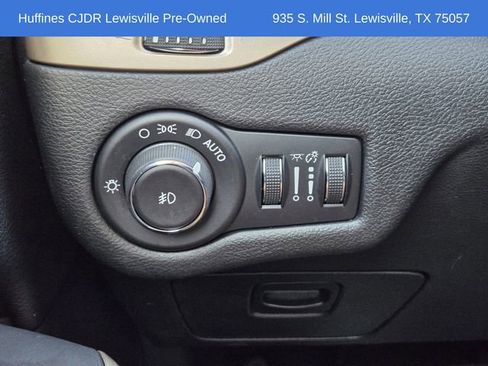 Certified 2017 Jeep Cherokee Latitude w/ Safety/Convenience Group image 23