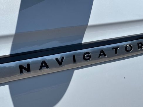 New 2025 Lincoln Navigator L Reserve image 7