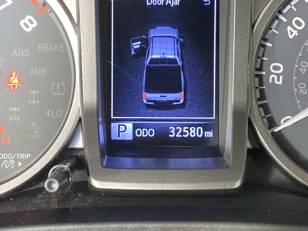 Used 2021 Toyota Tacoma SR5 AWD/4WD image 19