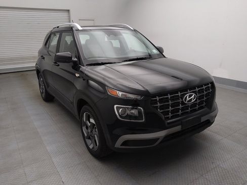 Used 2024 Hyundai Venue SEL image 13