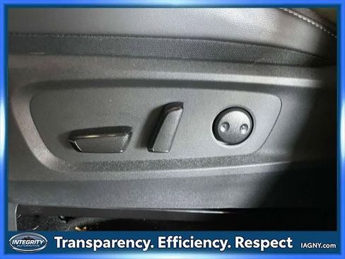Used 2025 Nissan Pathfinder SL AWD/4WD image 20