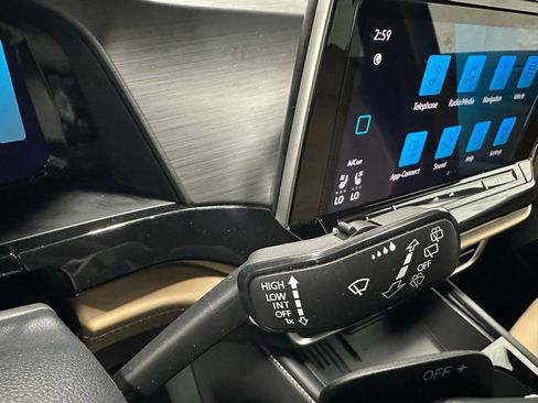 Used 2025 Volkswagen Atlas Cross Sport SE image 22