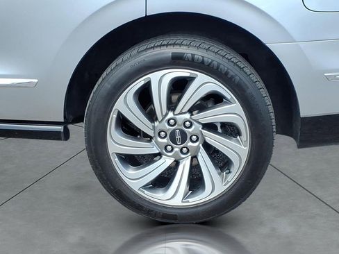 Used 2023 Lincoln Navigator Reserve image 4
