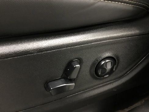 Used 2019 RAM 1500 Sport image 9