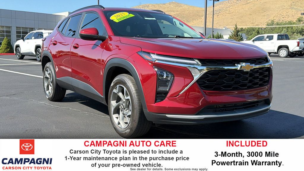 Used 2025 Chevrolet Trax LT w/ Driver Confidence Package FWD image 1