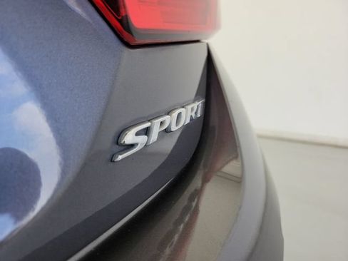 Used 2018 Honda Accord Sport image 8