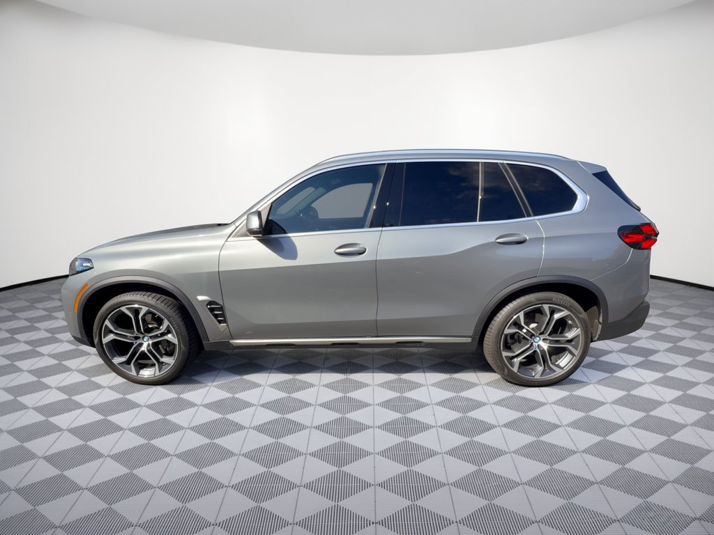 Used 2026 BMW X5 xDrive40i AWD/4WD image 2