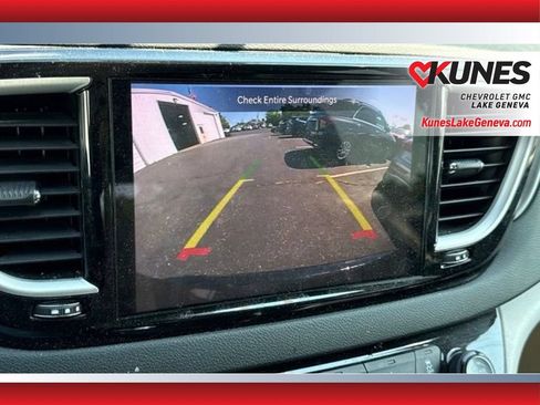 Used 2023 Chrysler Pacifica Touring-L FWD image 21