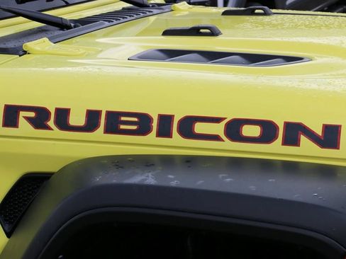 Used 2024 Jeep Wrangler Unlimited Rubicon AWD/4WD image 5