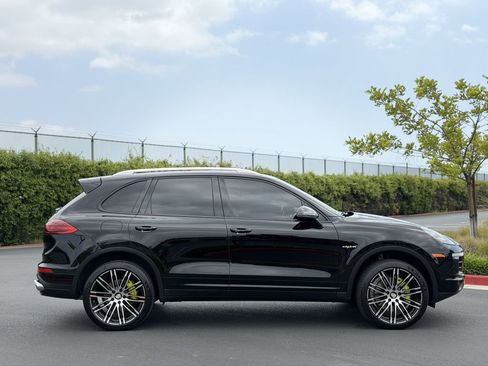 Used 2016 Porsche Cayenne S AWD/4WD image 10
