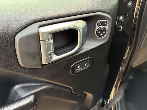 Used 2020 Jeep Wrangler Rubicon AWD/4WD image 28
