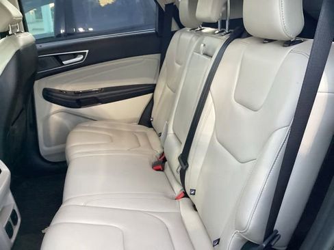 Used 2020 Ford Edge Titanium AWD/4WD image 19