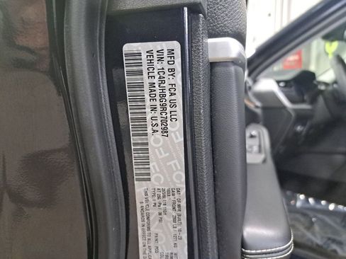 Certified 2024 Jeep Grand Cherokee Limited image 35