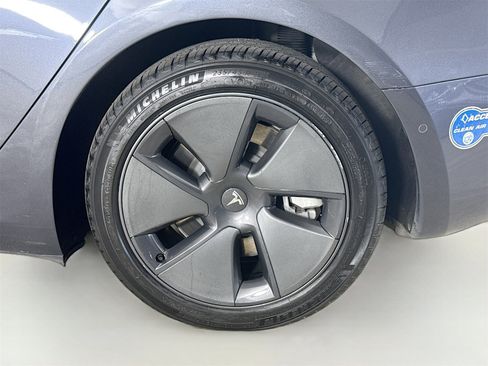 Used 2021 Tesla Model 3 Standard Range Plus image 29