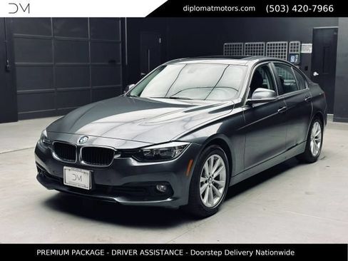 Used 2017 BMW 320i Sedan RWD image 1