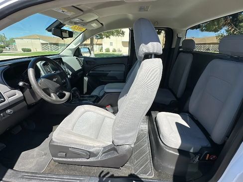 Used 2017 Chevrolet Colorado W/T RWD image 11