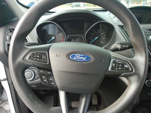 Used 2018 Ford Escape SE FWD image 17