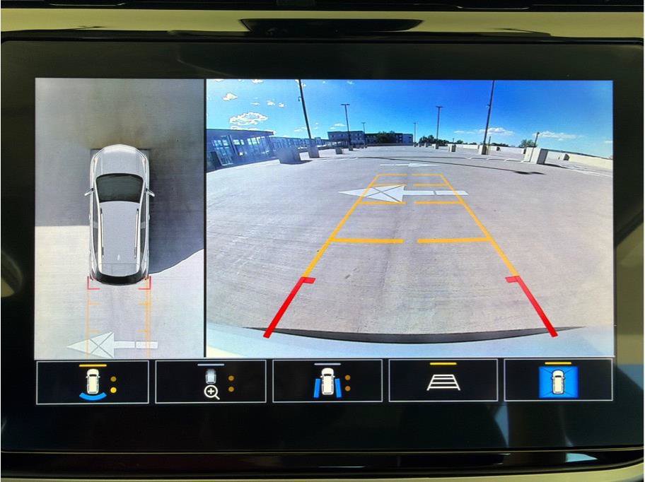 Used 2022 Chevrolet Bolt EUV Premier w/ Sun & Sound Package FWD image 24